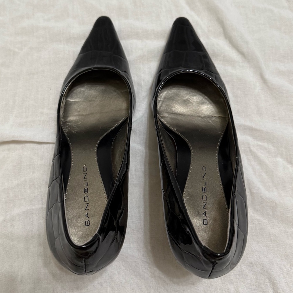 Bandolino Black Faux Crocodile Pump Size 9 - Picture 3 of 4